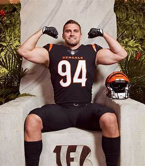 Is Sam Hubbard Gay? Facts to Know About Cincinnati Bengals Defensive End