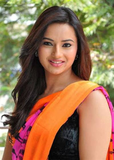 Isha Chawla Height, Weight, Net Worth, Age, Birthday, Wikipedia, Who, Nationality, Biography