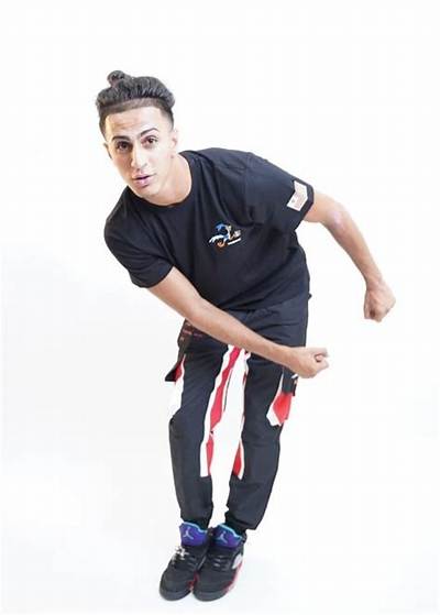 Izzy Tube Height, Weight, Net Worth, Age, Birthday, Wikipedia, Who, Instagram, Biography