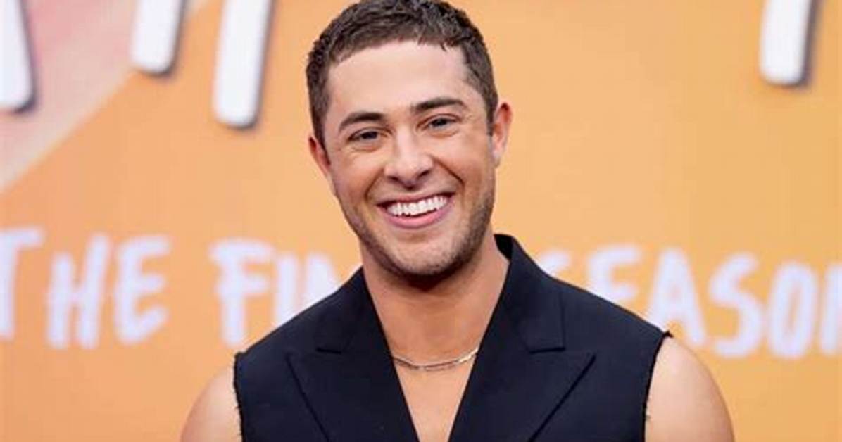 Jaren Lewison Celebrity News and Gossip | Entertainment, Photos and Videos | Just Jared: Celebrity News and Gossip