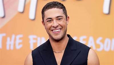Jaren Lewison Celebrity News and Gossip | Entertainment, Photos and Videos | Just Jared: Celebrity News and Gossip