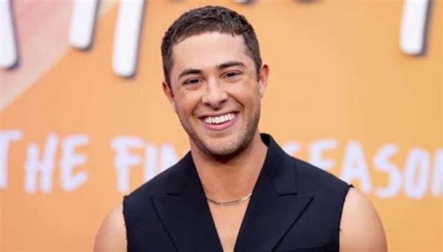 Jaren Lewison Celebrity News and Gossip | Entertainment, Photos and Videos | Just Jared: Celebrity News and Gossip