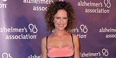 Jean Louisa Kelly Net Worth