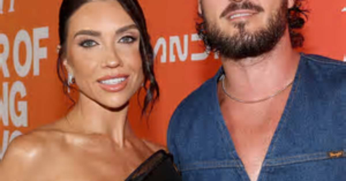 Jenna Johnson and Val Chmerkovskiy Welcomed Their First Child