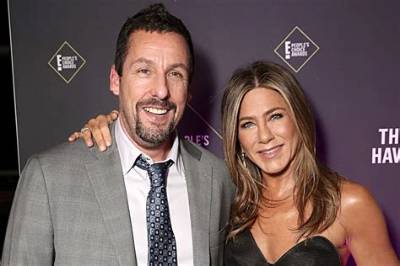 Jennifer Aniston Shares Sweet Year in Review Video Featuring Pal Adam Sandler: ‘Thanks 2022’