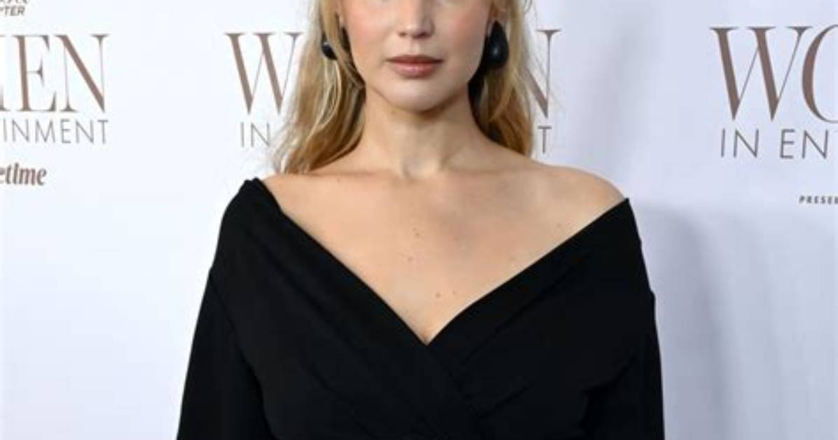 Jennifer Lawrence Shows off Toned Core in Black Crop Top Four Months After Giving Birth