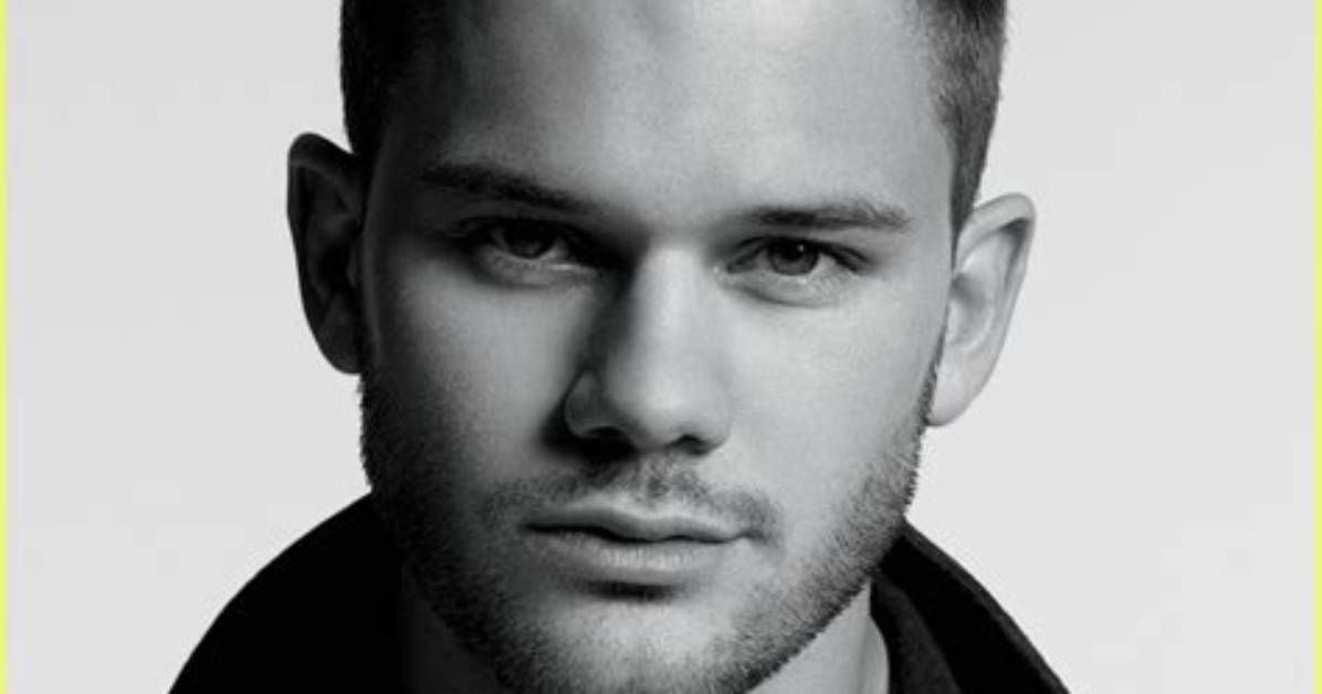 Jeremy Irvine Celebrity News and Gossip | Entertainment, Photos and Videos | Just Jared: Celebrity News and Gossip