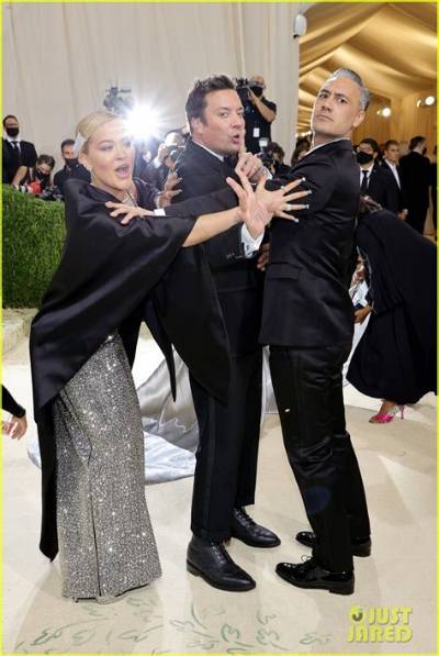 Jimmy Fallon Photobombs Taika Waititi & Rita Ora, Chats with Justin Bieber During the Met Gala 2021 | 2021 Met Gala, Hailey Bieber, Jimmy Fallon, Justin Bieber, Met Gala, Rita Ora, Taika Waititi | Just Jared: Celebrity News and Gossip