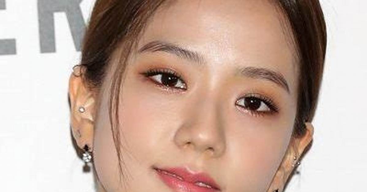Jisoo Kim- Age, Height, Boyfriend, Net Worth, Ethnicity