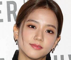 Jisoo Kim- Age, Height, Boyfriend, Net Worth, Ethnicity