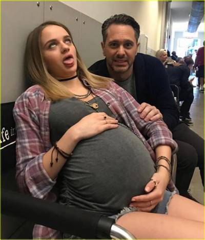 Joey King Is Baby Bumpin’ as a Pregnant Teen in ‘Life in Pieces’ – See Every Photo! | Hunter King, Joey King, Life in Pieces | Just Jared: Celebrity News and Gossip