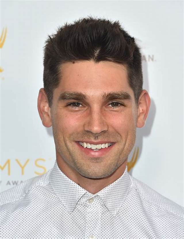 Justin Gaston Height, Weight, Net Worth, Age, Birthday, Wikipedia, Who, Nationality, Biography
