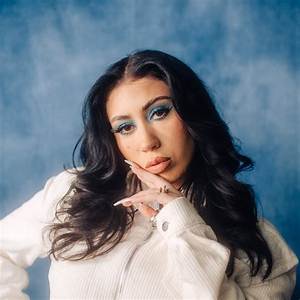 Kali Uchis Real Name, Ethnicity, Nationality, Height, Parents