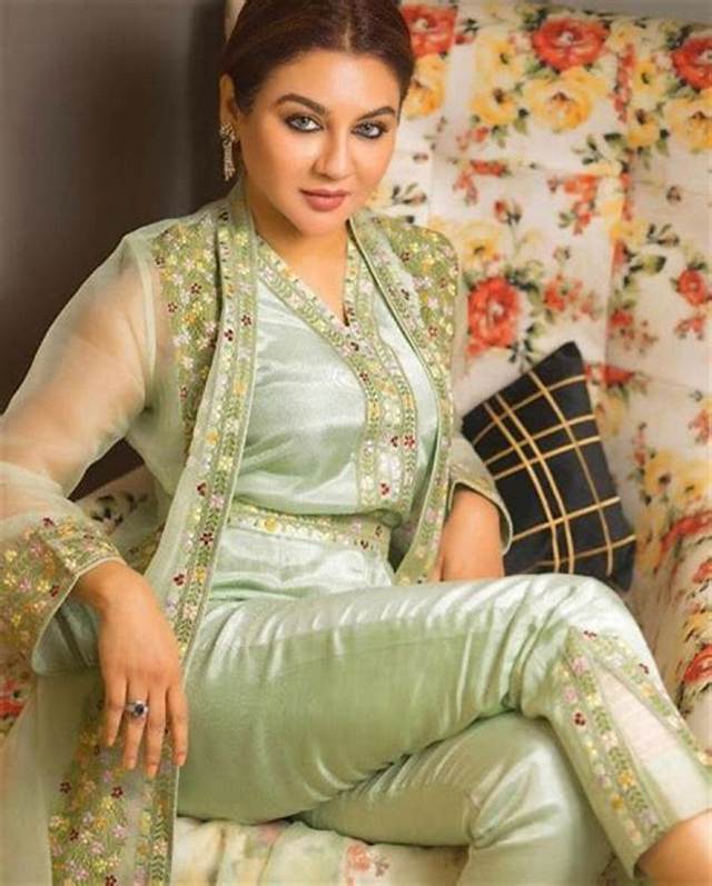 Kanom Pung Height, Weight, Net Worth, Age, Birthday, Wikipedia, Who, Nationality, Biography