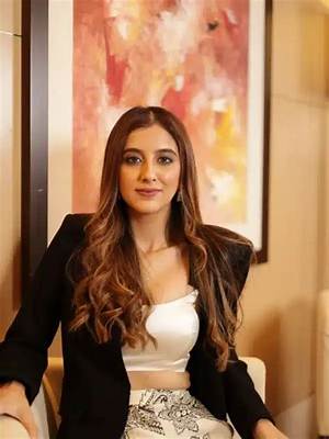 Karishma Arora Height, Weight, Net Worth, Age, Birthday, Wikipedia, Who, Instagram, Biography