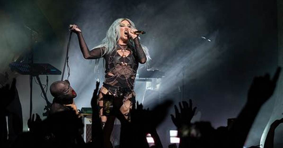 Kesha Says She Hemorrhaged a Vocal Cord After ‘Wardrobe Malfunction’ at Taylor Hawkins Tribute Show