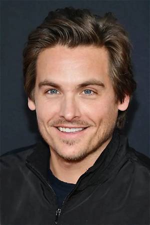 Kevin Zegers’ Biography: Height, Net Worth, Wife, Children, Age