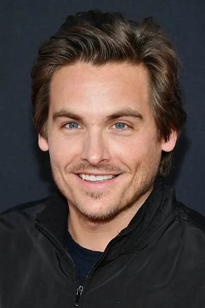 Kevin Zegers’ Biography: Height, Net Worth, Wife, Children, Age