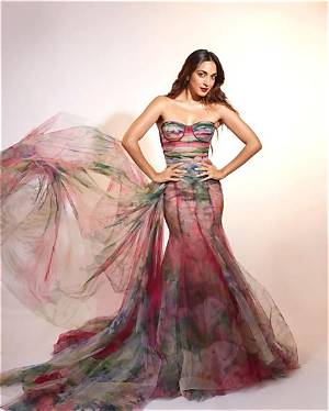 Kiara Advani Looks Like a Dream in a Saree