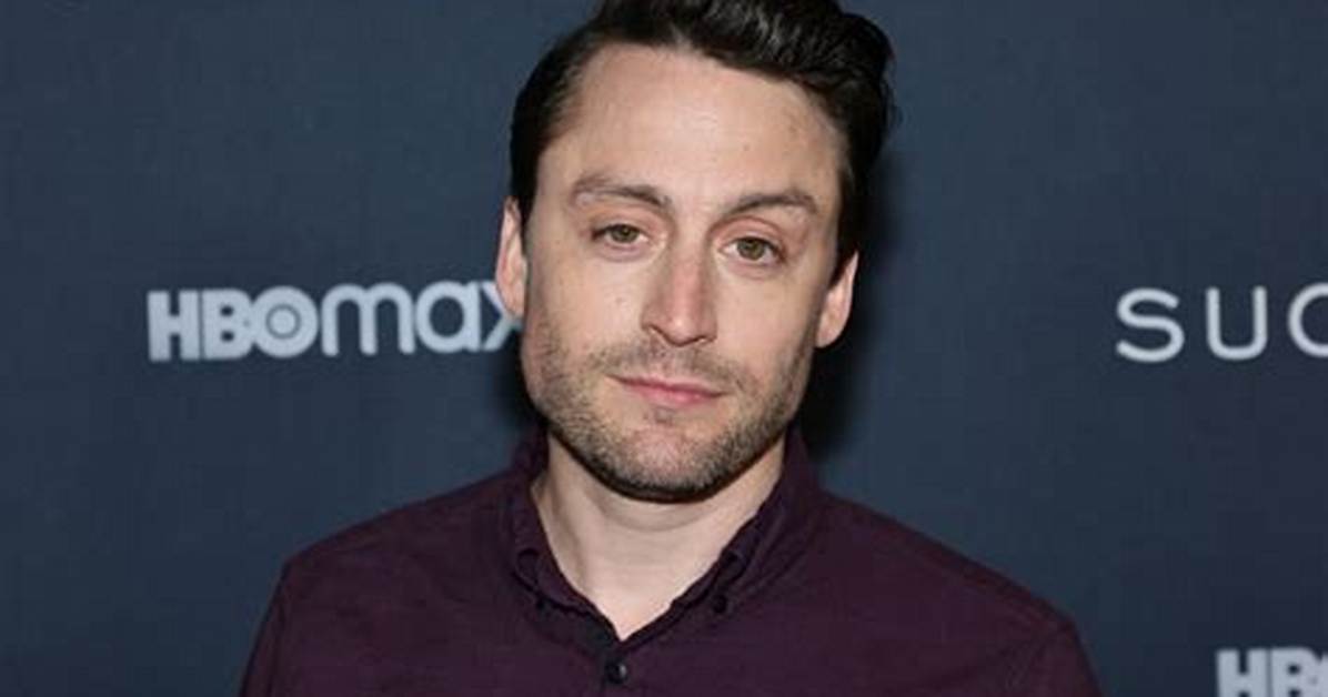 Kieran Culkin’s Roman Roy Is Wearing a $7 Walmart T-Shirt in the ‘Succession’ Finale & We Found It Online! | Kieran Culkin, Shopping, Succession | Just Jared: Celebrity News and Gossip