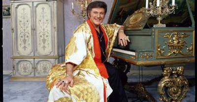 Liberace Cause of Death, How Did Liberace Die?
