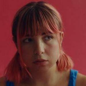 Lili Trifilio Bio, Wiki, Age, Height, Family, Husband, Songs and Net Worth.