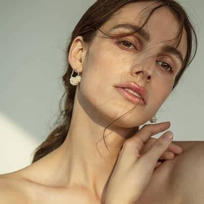 Lux Pascal Bio, Wiki, Age, Height, Education, Husband, Family, Movies and Net Worth