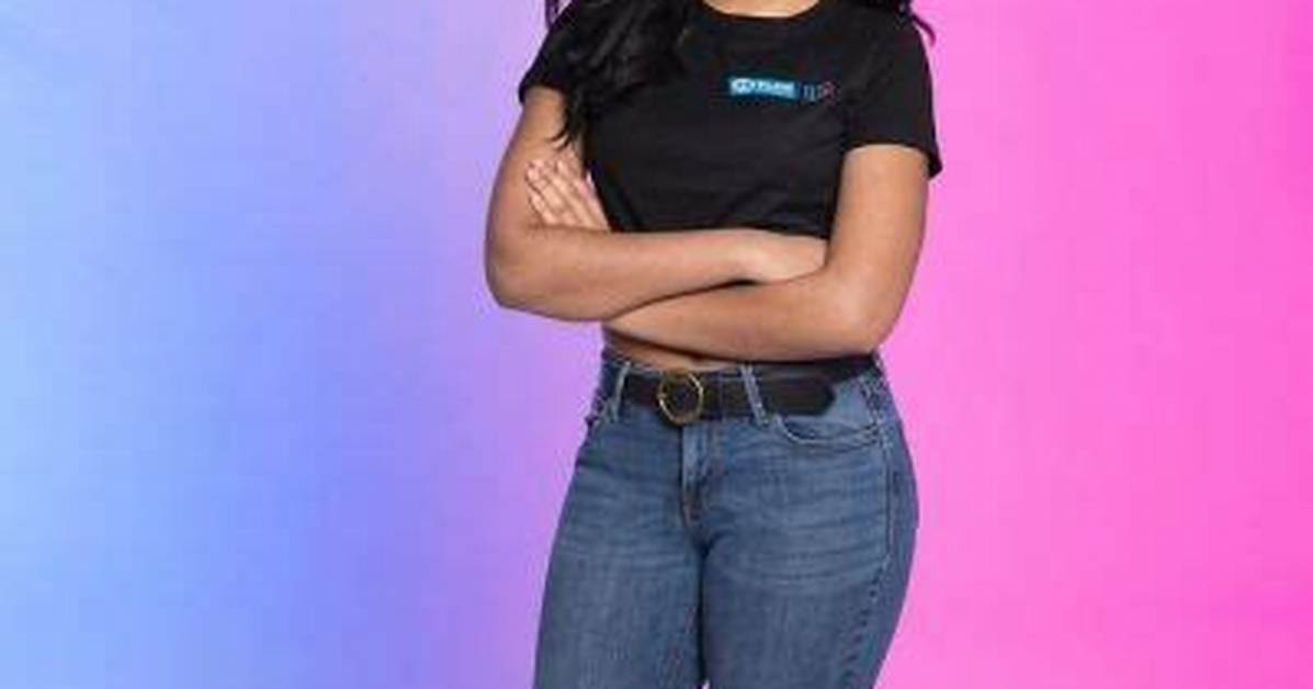 Maitreyi Ramakrishnan Height, Weight, Net Worth, Age, Birthday, Wikipedia, Who, Nationality, Biography