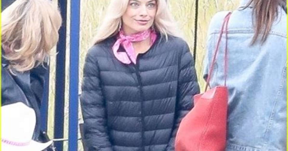 Margot Robbie Gets Back in Costume as Barbie for ‘Barbie’ Movie Reshoots | Margot Robbie | Just Jared: Celebrity News and Gossip