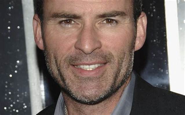 Mark Derwin Net Worth