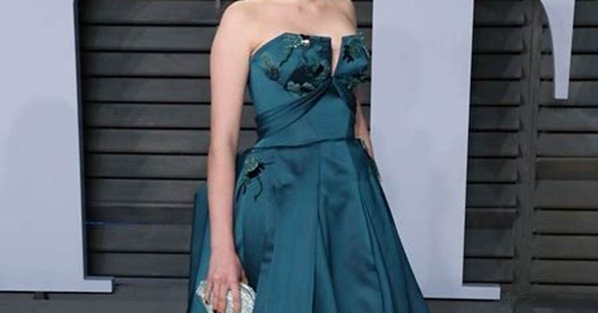 Maya Hawke Height, Weight, Measurements, Bra Size, Shoe Size