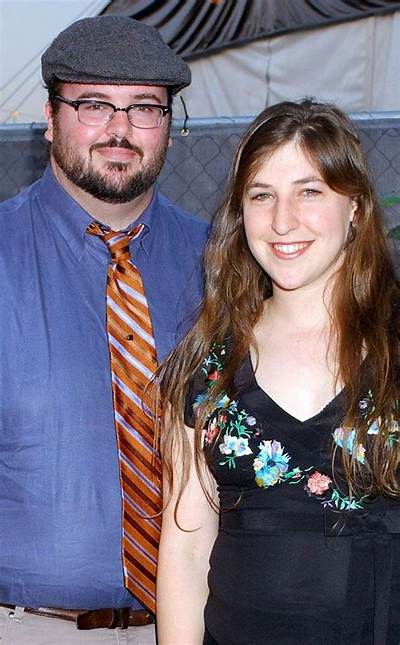 Mayim Bialik Husband: Is She Married?