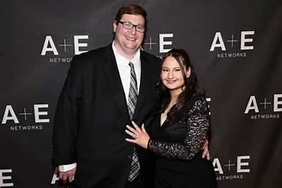 Meet Dasha Nekrasova Boyfriend Paul Jonathan? Everything to Know About Her Parents