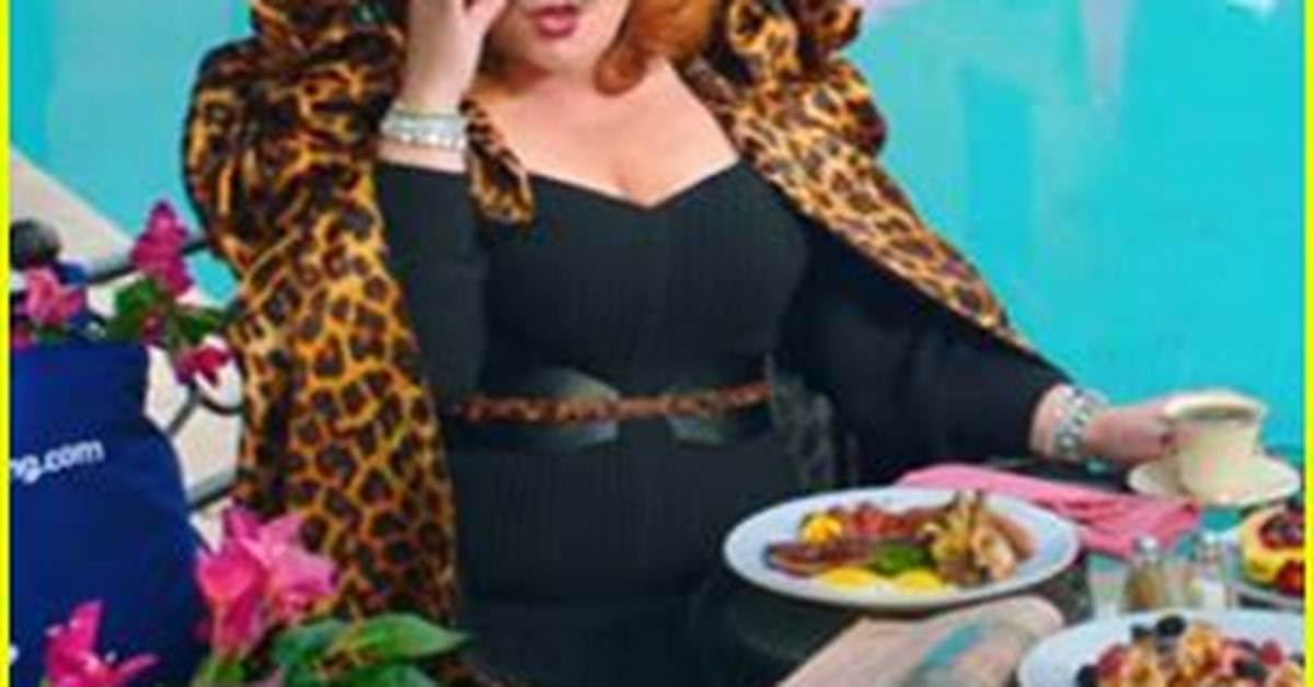 Melissa Mccarthy Turns Booking. Com’s Super Bowl Commercial 2023 into a Musical: ‘Somewhere, Anywhere’ | 2023 Super Bowl Commercials, Melissa Mccarthy, Super Bowl Commercial | Just Jared: Celebrity News and Gossip