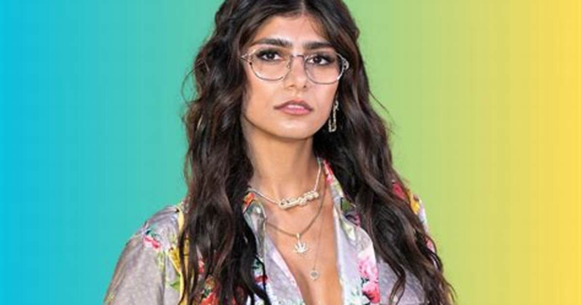 Mia Khalifa Looks Like She's Moving Towards a New Career