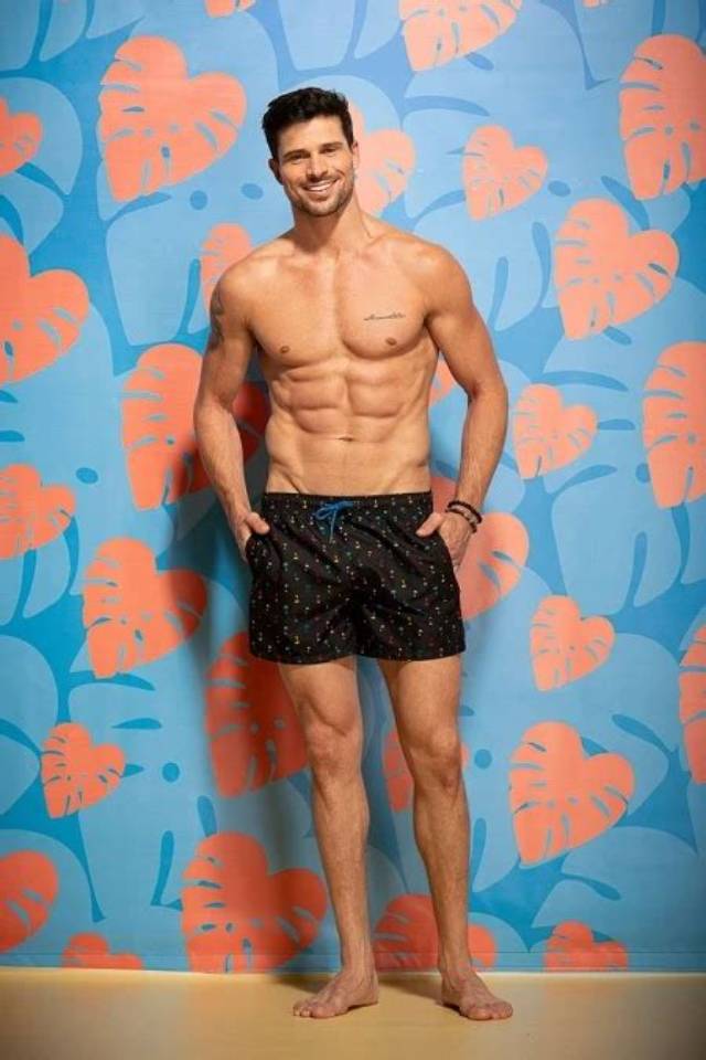 Michael Yi Age, Wiki (Love Island) Height, Family, Girlfriend, Bio Facts