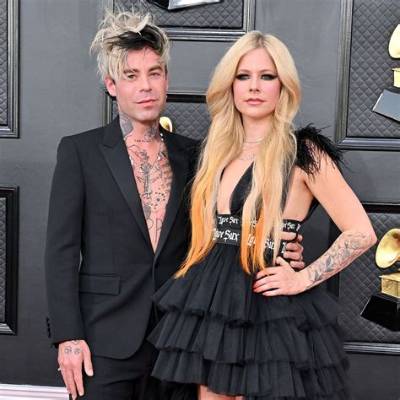 Mod Sun Seemingly References Ex Avril Lavigne on New Song ‘Strangers to Lovers to Strangers Again’ | Avril Lavigne, Mod Sun, Music | Just Jared: Celebrity News and Gossip