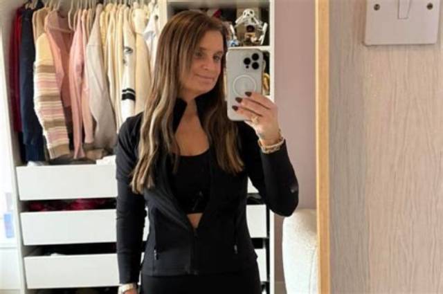 Mum-of-22 Sue Radford Shows off Her Christmas Decorations- but Fans Spot Problem with Stocking Wall