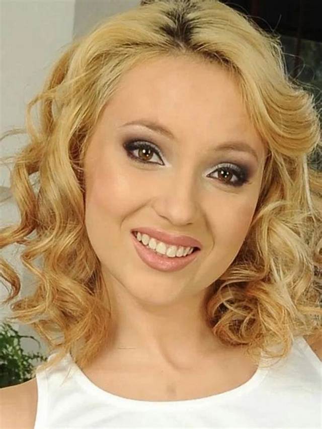 Nataly Osmann Height, Weight, Net Worth, Age, Birthday, Wikipedia, Who, Nationality, Biography