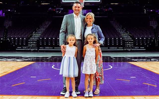 Nate Tibbetts Wikipedia, Wiki, Wnba, Salary, Wife, Age, Coach, Net Worth