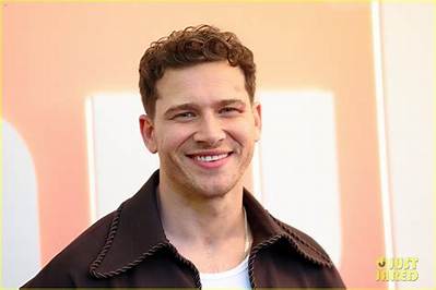 Oliver Stark Celebrity News and Gossip | Entertainment, Photos and Videos | Just Jared: Celebrity News and Gossip