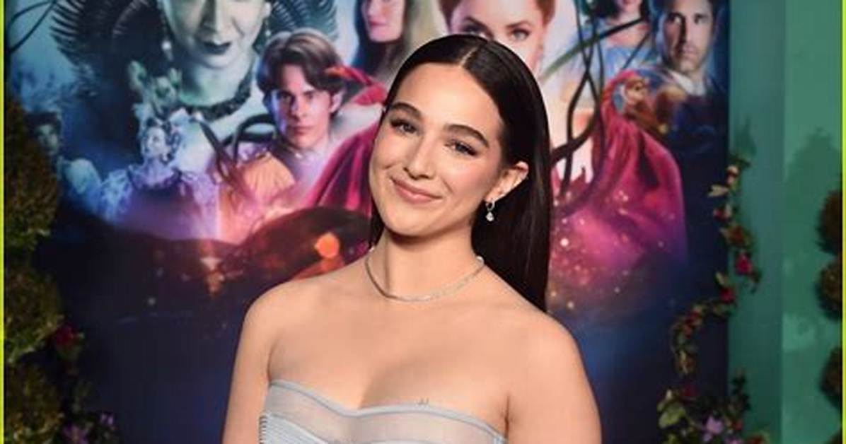 Original Morgan Actress from ‘Enchanted’ Rachel Covey Supports New Morgan Star Gabriella Baldacchino at ‘Disenchanted’ Premiere | Gabriella Baldacchino, Rachel Covey | Just Jared: Celebrity News and Gossip
