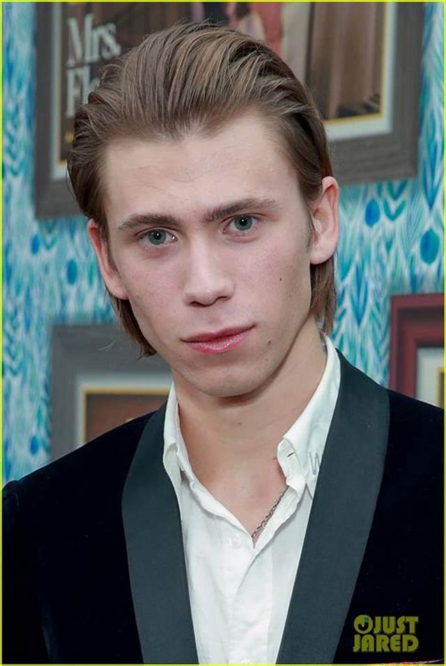 Owen Teague Celebrity News and Gossip | Entertainment, Photos and Videos | Just Jared: Celebrity News and Gossip