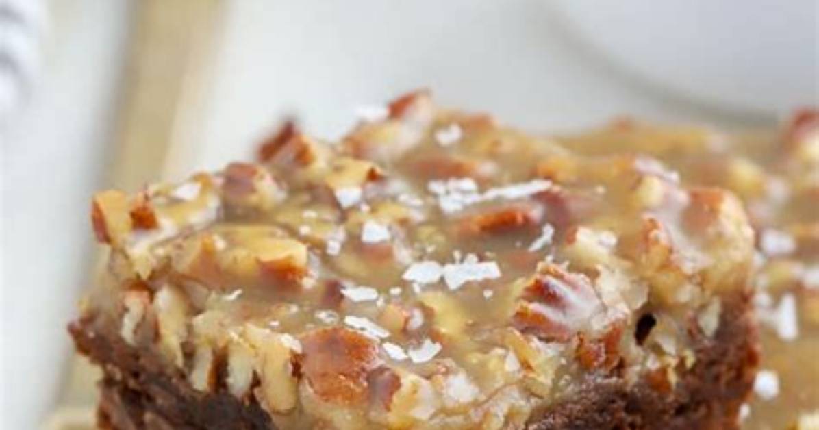 Pecan Pie Brownies (Best Ever!)