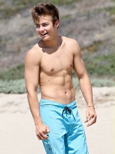 Peyton Meyer Height, Weight, Body Measurements, Shoe Size