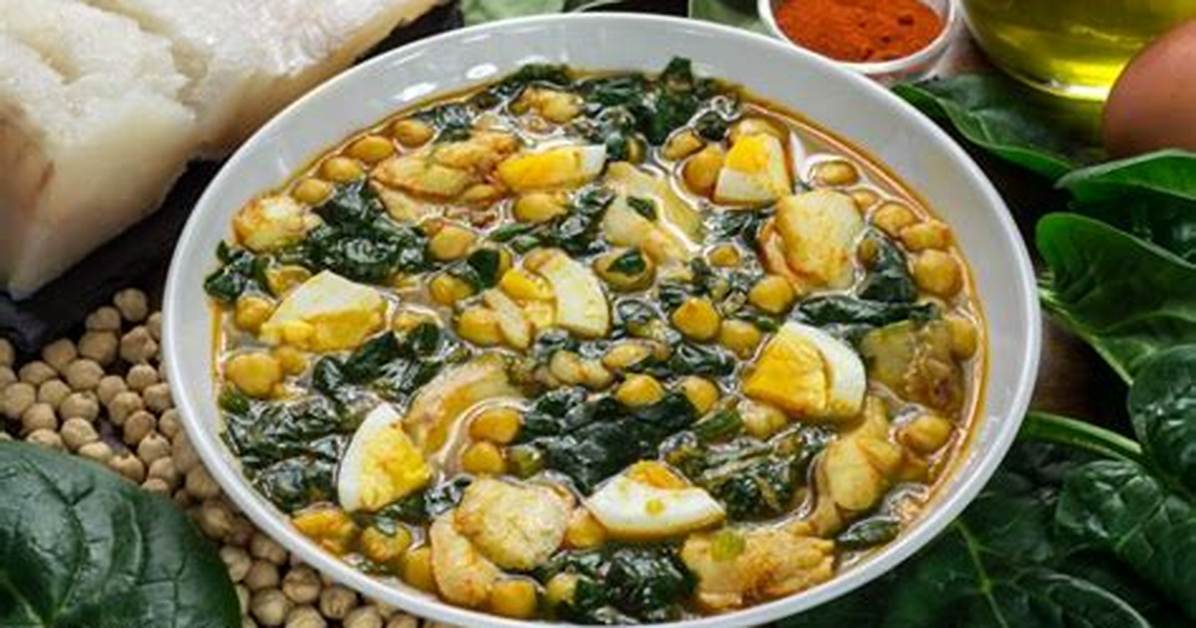 Potaje De Vigilia Con Garbanzos Y Espinacas, Tradicional En Semana Santa