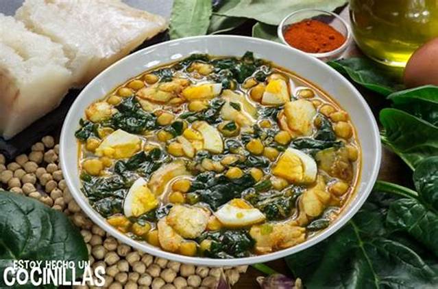 Potaje De Vigilia Con Garbanzos Y Espinacas, Tradicional En Semana Santa