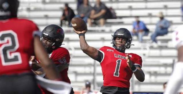 Quarterback Lindsey Scott Jr Father Scott Sr Molded Him for Football