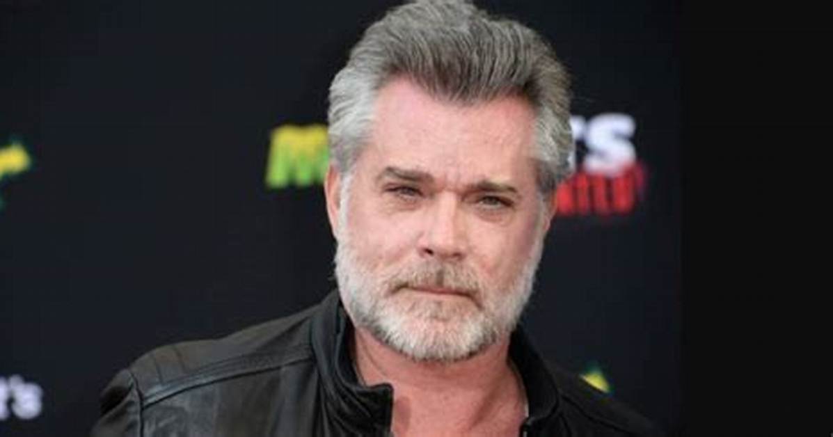 Ray Liotta Height, Weight, Body Measurements, Shoe Size