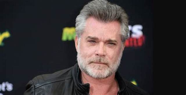 Ray Liotta Height, Weight, Body Measurements, Shoe Size